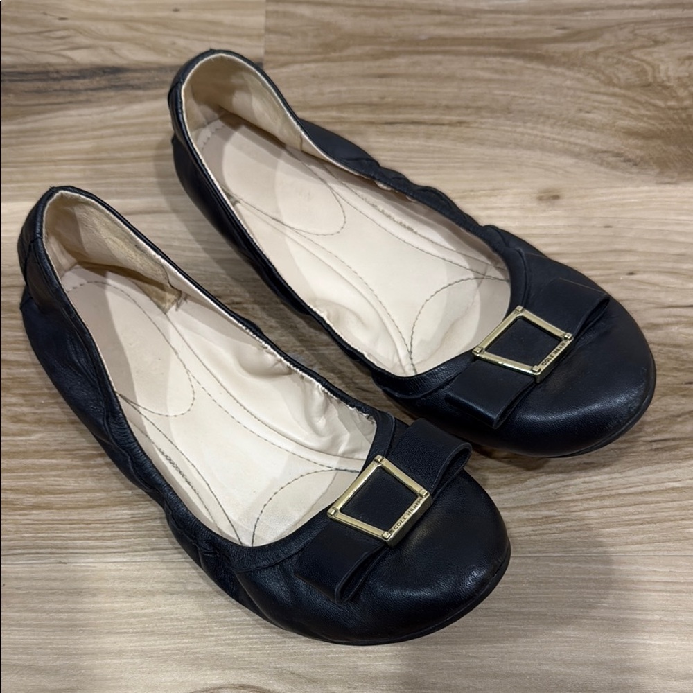 COLE HAAN Elegant Black Leather Ballet Flats size 8.5 shoes comfy mesh